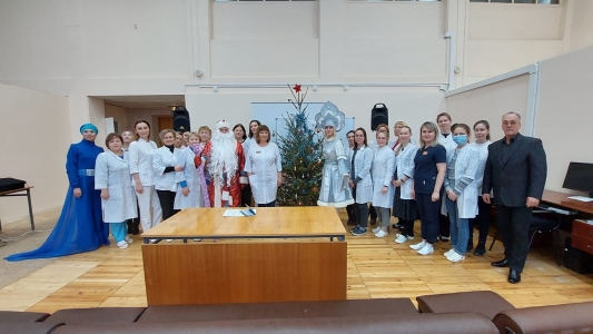 Поздравление сотрудников Медико-санитарной части № 1 с наступающим Новым Годом.